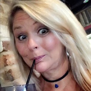 Meet your Posher, Deborah